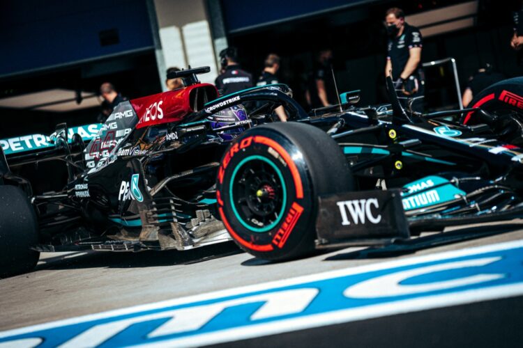 F1: Hamilton continues domination in Turkey