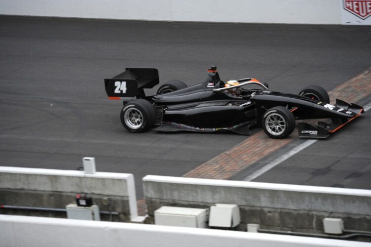 R2i: Pedersen, Foster and Jones Top Open Test at IMS