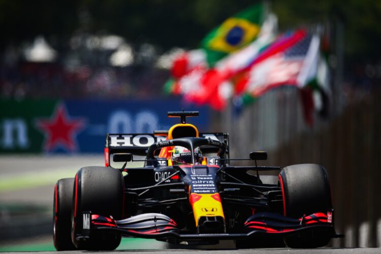 F1: Verstappen tops opening practice in Qatar