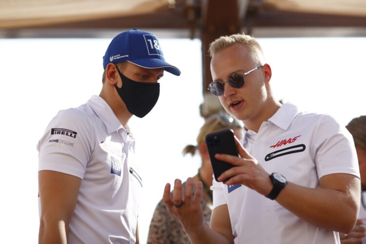 F1 finale in doubt for Haas over chassis shortage
