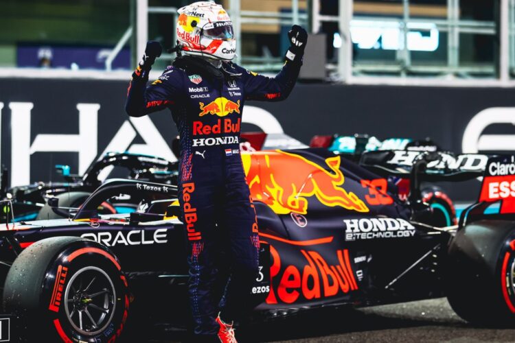 F1: Verstappen wins pole for Abu Dhabi GP over Hamilton