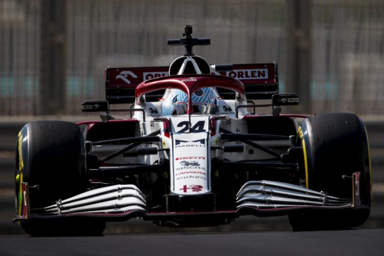 F1: China’s Zhou tunes out F1 ‘haters’