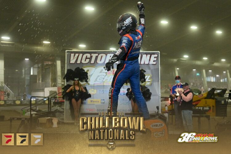 Chili Bowl: Grant holds off Larson in preliminary event