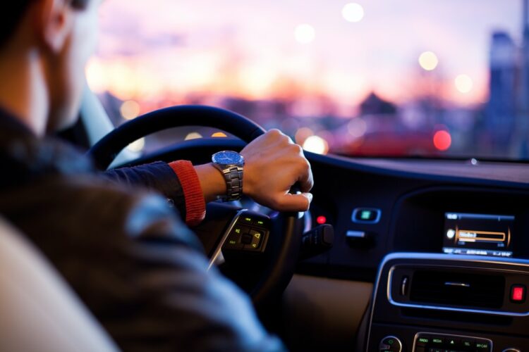 Automotive: 6 Tips to Help You Become A Safer Driver