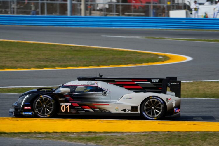 Rolex 24 Hour 4: Vander Zande puts Ganassi #01 out front