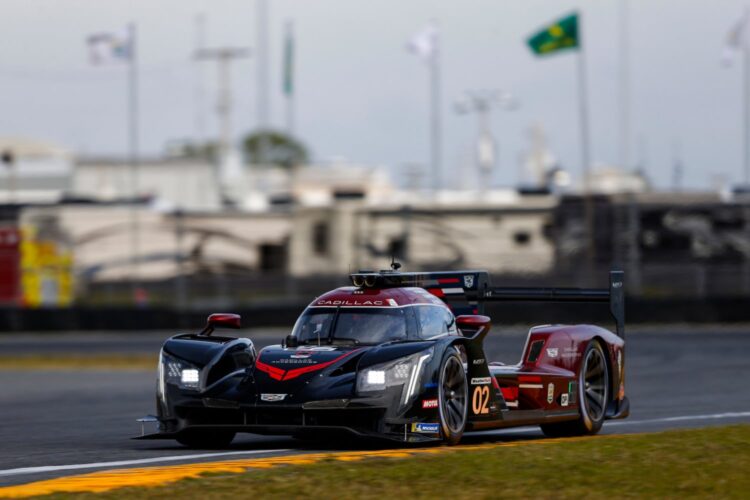 Rolex 24 Hour 9: #02 Ganassi Cadillac assumes lead