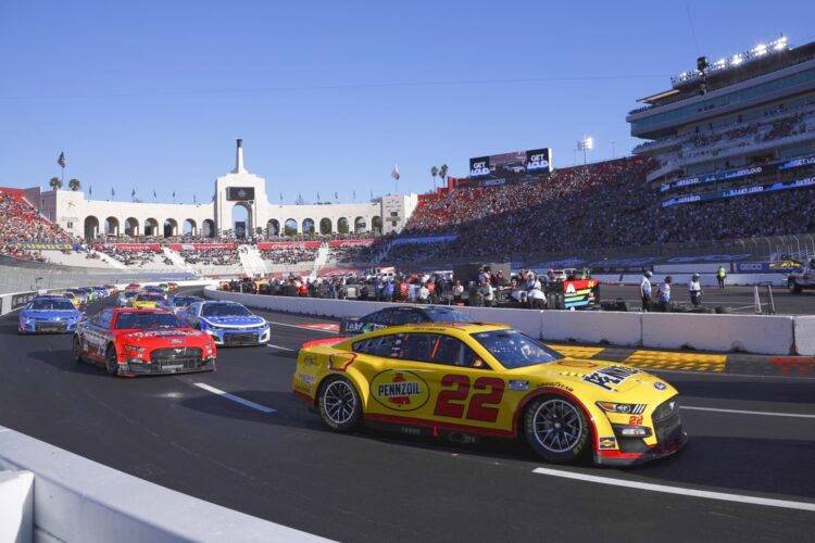 NASCAR: LA Coliseum cannot accommodate full field of cars