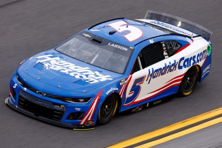 NASCAR: Daytona qualifying canceled due to weather; Larson on Pole