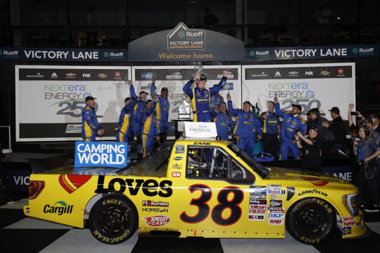 NASCAR: Zane Smith wins wild Camping World Truck Series season-opener at Daytona