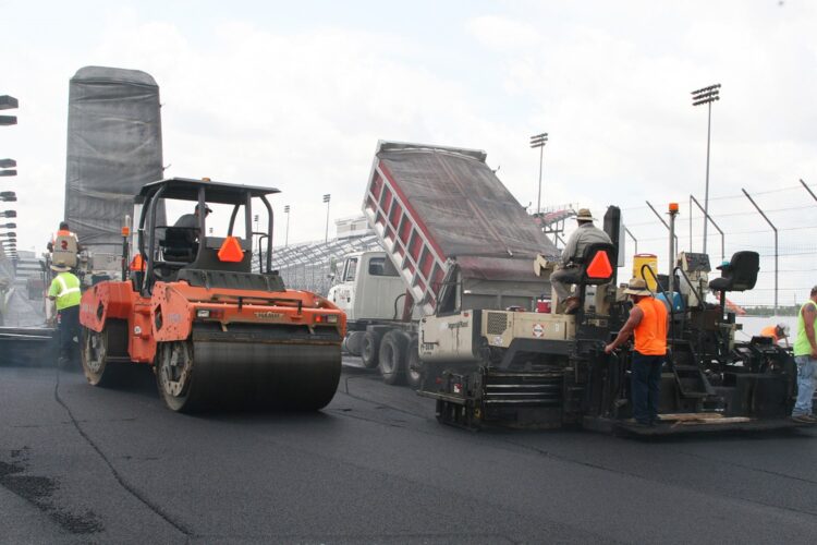 More repaving at Gateway ahead of IndyCar race