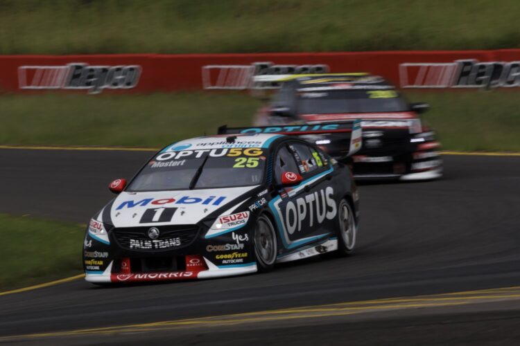 Supercars: De Pasquale and Mostert quickest in practice
