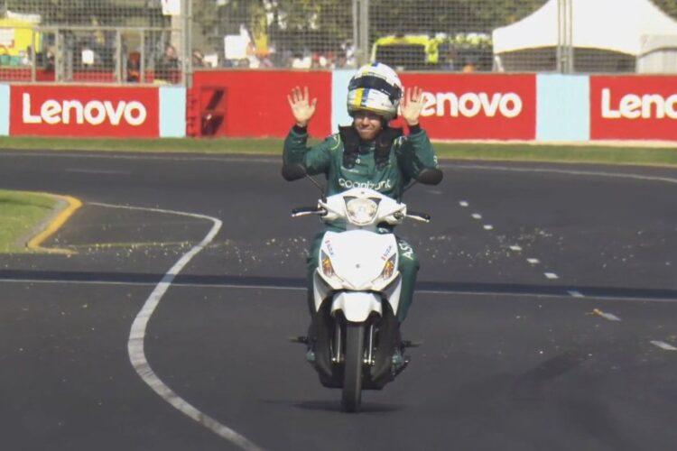 F1: Vettel replaces his Aston Martin for something faster – a scooter  (Update)