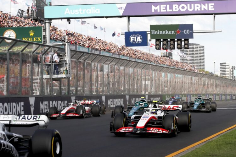 F1: Melbourne happy with later calendar date