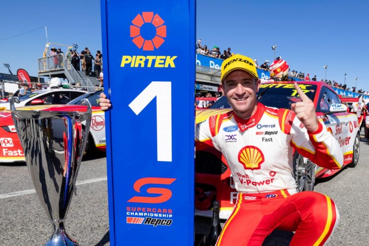 Supercars: Davison and Van Gisbergen win Sunday races in Perth