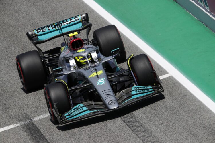 F1: Hamilton no quitter despite radio call – Wolff