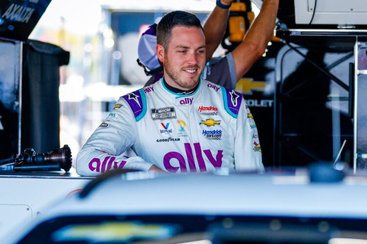 NASCAR: Alex Bowman to miss next 3 races with concussion