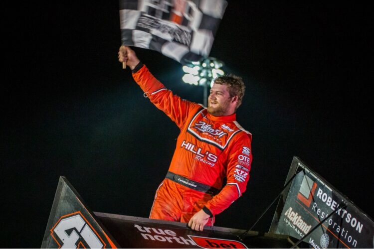 NASCAR: Canadian driver gets Truck ride at Knoxville