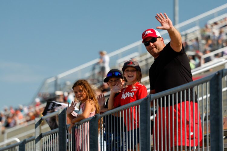 IndyCar: Organizers to keep crowd safe from oppressive heat