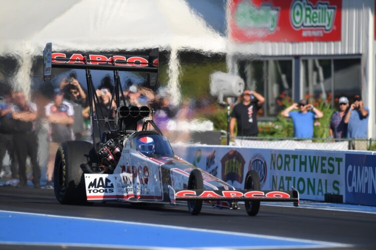 NHRA: Torrence, Tasca, and Enders beat the heat to lead Friday in Seattle