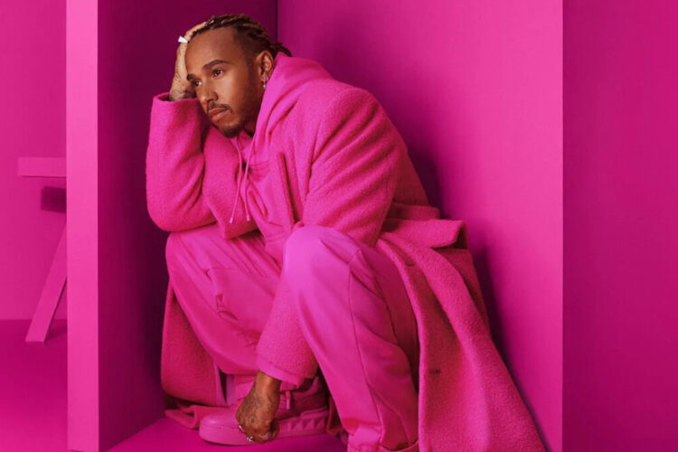 F1: Lewis Hamilton wears Pink – Oh My!