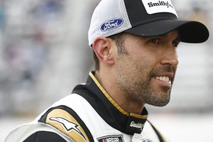 NASCAR: Aric Almirola, Smithfield Returning to Stewart-Haas Racing in 2023