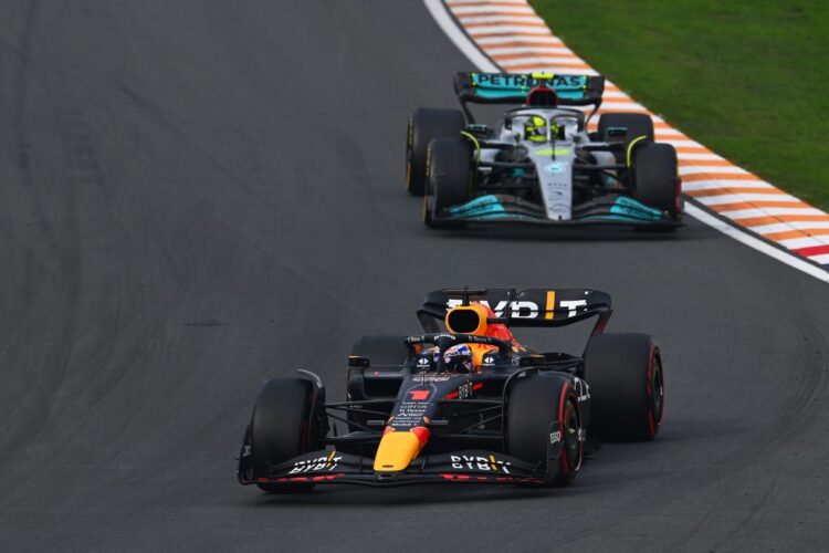 Video: Verstappen made quick work of Hamilton, just like in Abu Dhabi
