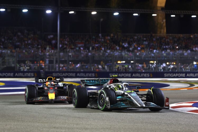 F1: Under pressure from Verstappen, Hamilton choked in Singapore