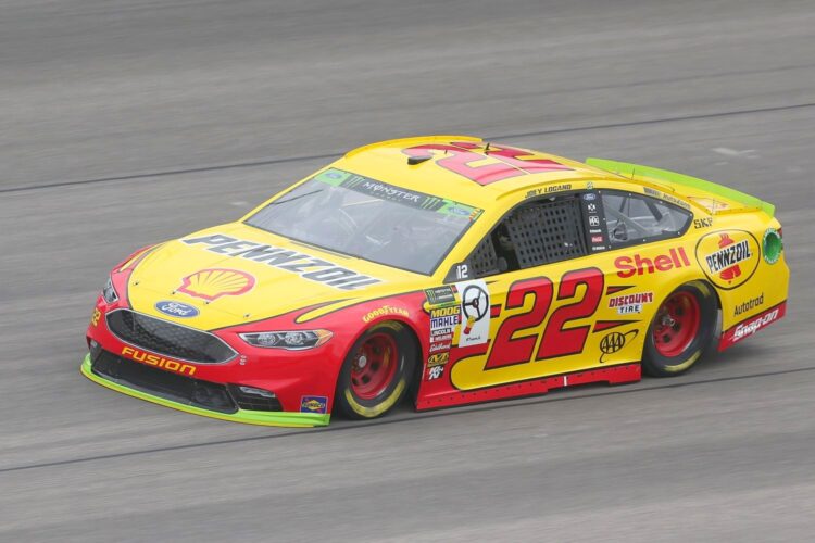 Logano wins Busch Pole Award for Kansas