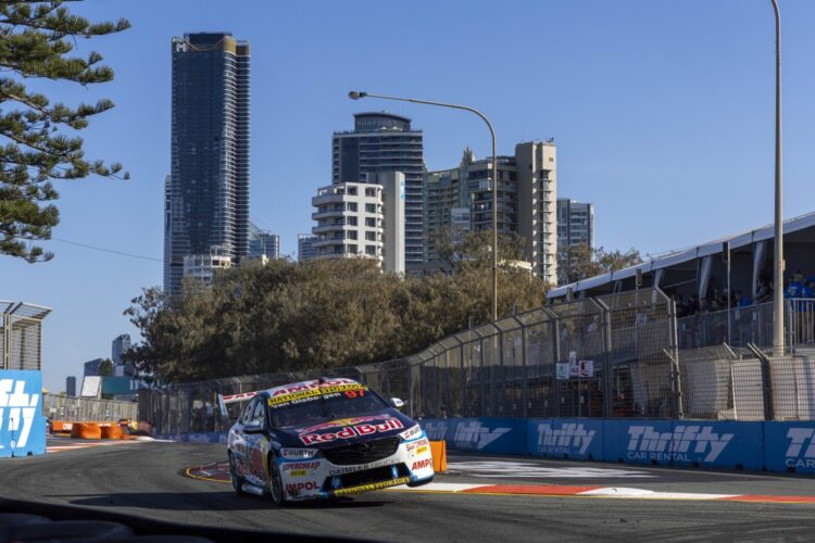 Supercars: Surfers Paradise event sets record crowd and TV numbers