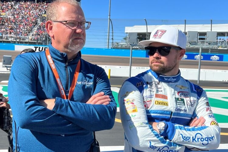 NASCAR: Mike Kelley Named Crew Chief for Ricky Stenhouse Jr. in 2023