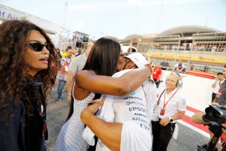 Rumor: Lewis Hamilton dating model Naomi Campbell