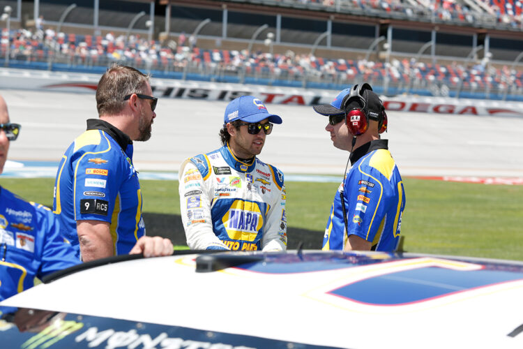 Elliott Focused on Chasing Points at Talladega