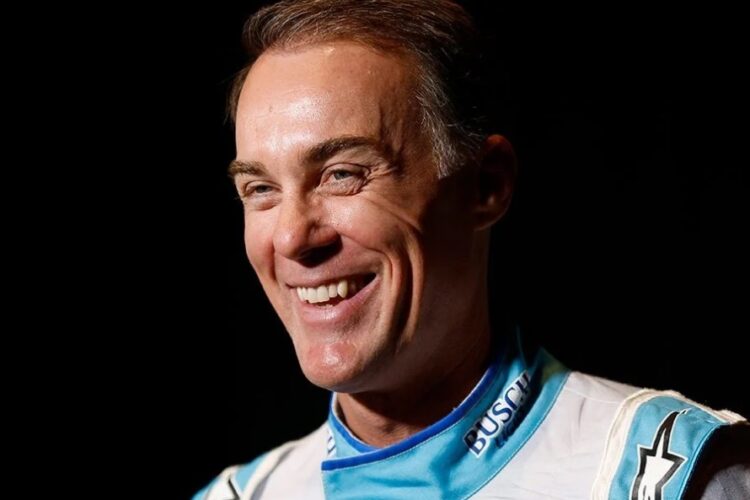NASCAR News: Harvick to support Larson during All-Star weekend