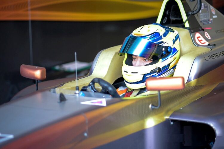 Carlin signs Lucas Petersson for 2019 BRDC British F3 season