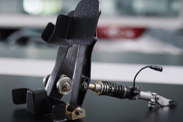 Video: F1 pedals – how they work