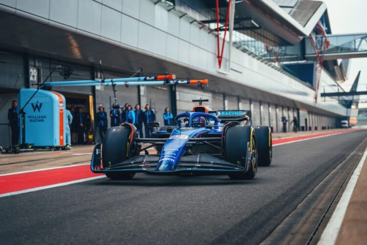 F1: Williams FW45 hits the track at Silverstone