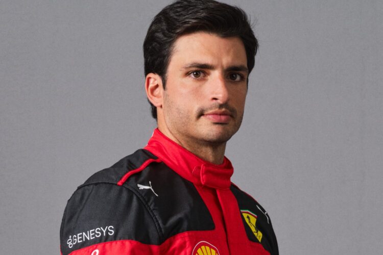 Formula 1 News: Sainz Jr. pushes Ferrari for a longer deal