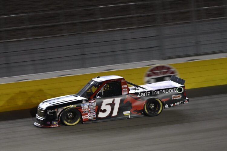 NASCAR: Kyle Busch drives his Chevy Truck to victory in Vegas