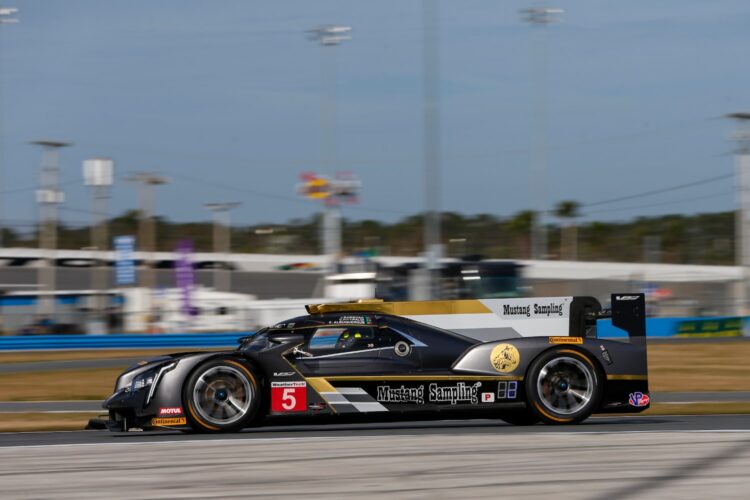 Rolex 24: Hour 23 – 1 Hour to go and Caddys 1-2