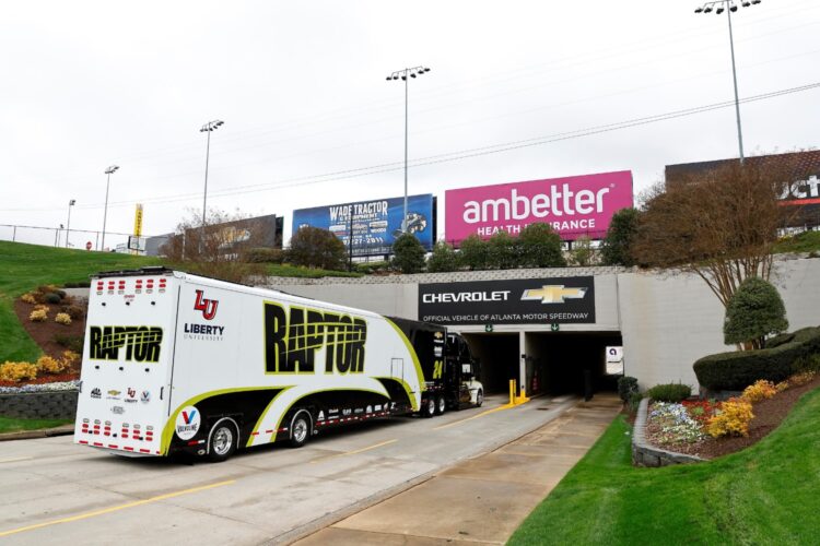 NASCAR: Weather impedes Friday qualifying sessions at AMS