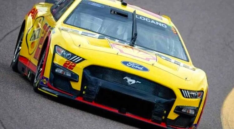 NASCAR: Penske Fords dominate Cup qualifying in Atlanta