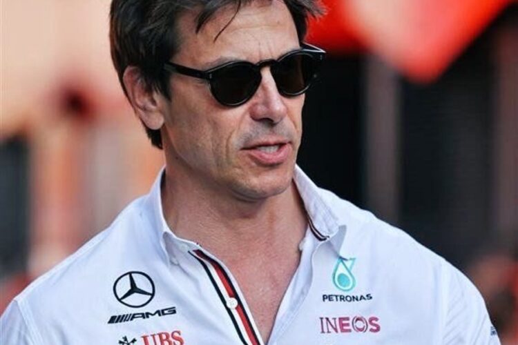 F1 News: Wolff ‘will do everything’ to sign Verstappen – Marko  (Update)
