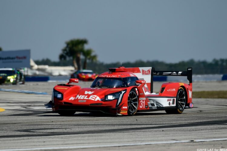 Sebring Hour 3: #31 Cadillac leads at 1/4-mark