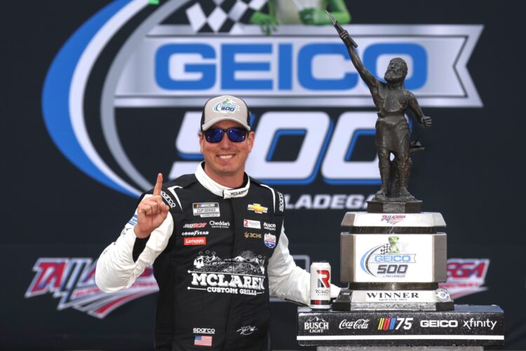 NASCAR: Kyle Busch wins Geico 500 Wreckfest
