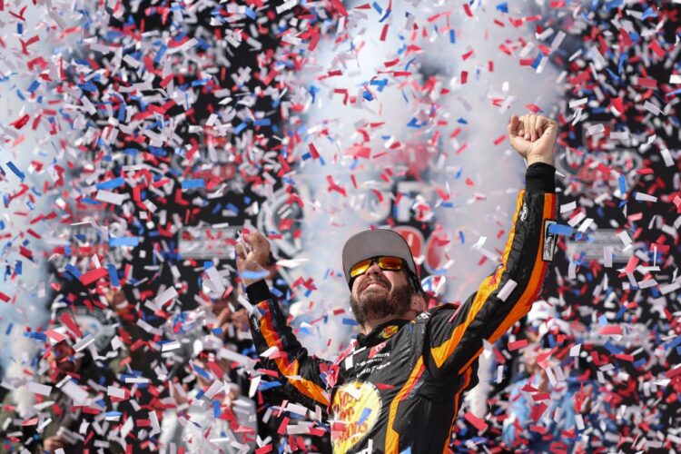 NASCAR: Martin Truex Jr. wins rain delayed Wurth 400 at Dover