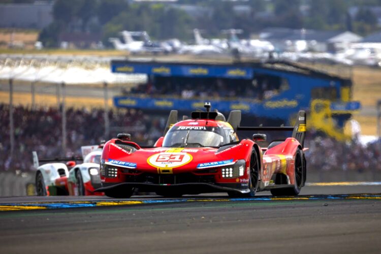 Le Mans Hour 20: Ferrari & Toyota battle rages on