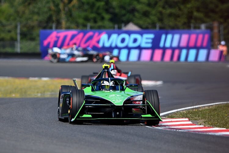 Formula E: Cassidy holds off Dennis to win in Portland