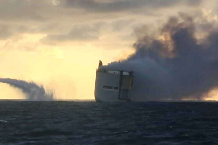 Automotive: Tree-Hugger car about to sink another Cargo Ship