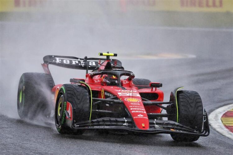 F1: Sainz Jr. tops rain soaked practice at Spa