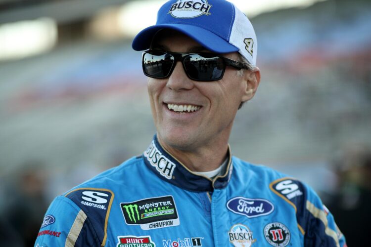 Kevin Harvick takes Texas Cup Series pole